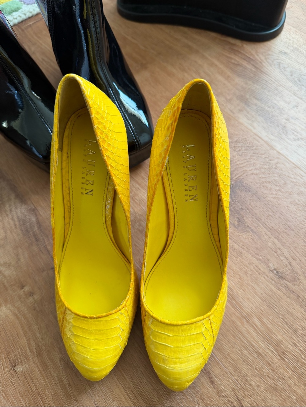 Lauren Ralph Lauren Bright Yellow Textured Pointed-Toe Pumps